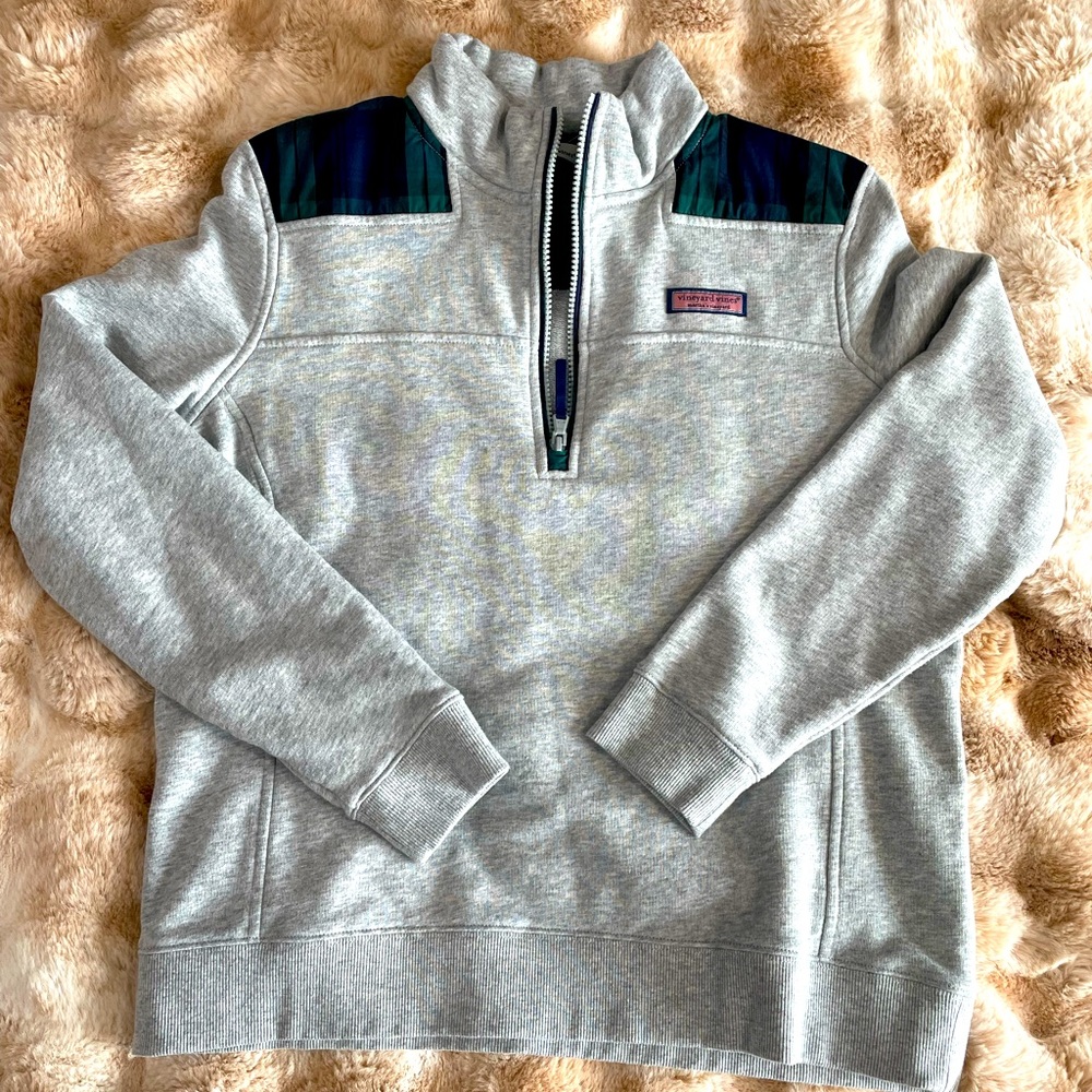 Vineyard vines woman’s pull over
